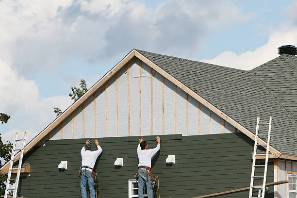 Professional Siding Replacement technician working in Hilliard, OH